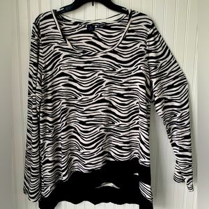 KAARI Blue (XL) Zebra pattern, round neck, long sleeves with Black Layered Hem